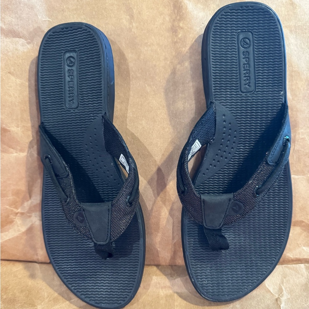 Women’s Sperry Black flip flop Sandals size 7
